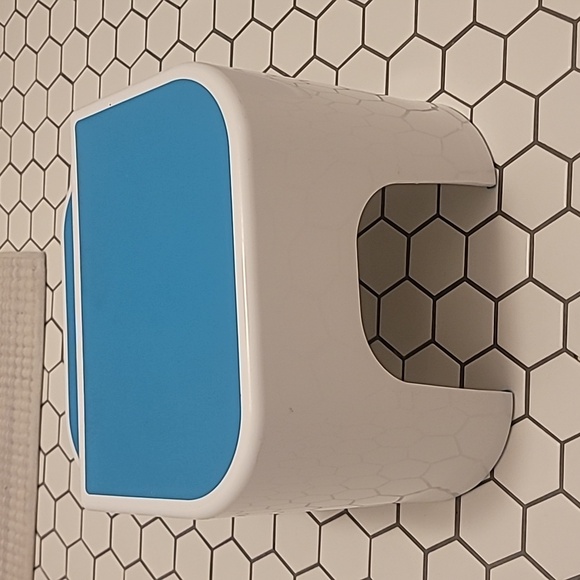 Prince Leonhart step stool - Picture 2 of 4